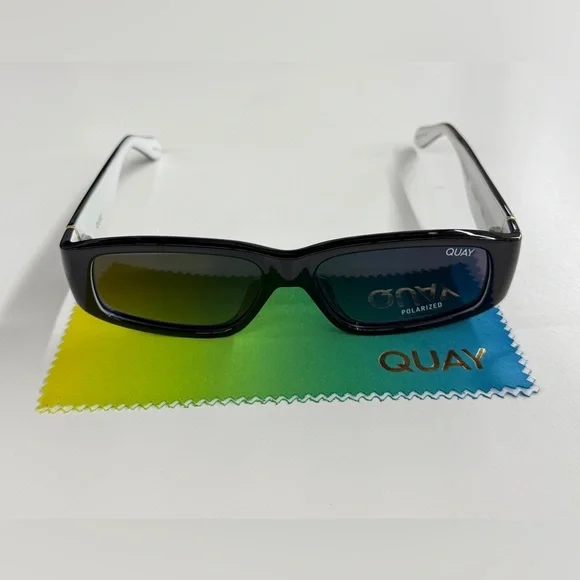 - Quay No Envy Black White Smoke Polarised - Picture 2 of 8